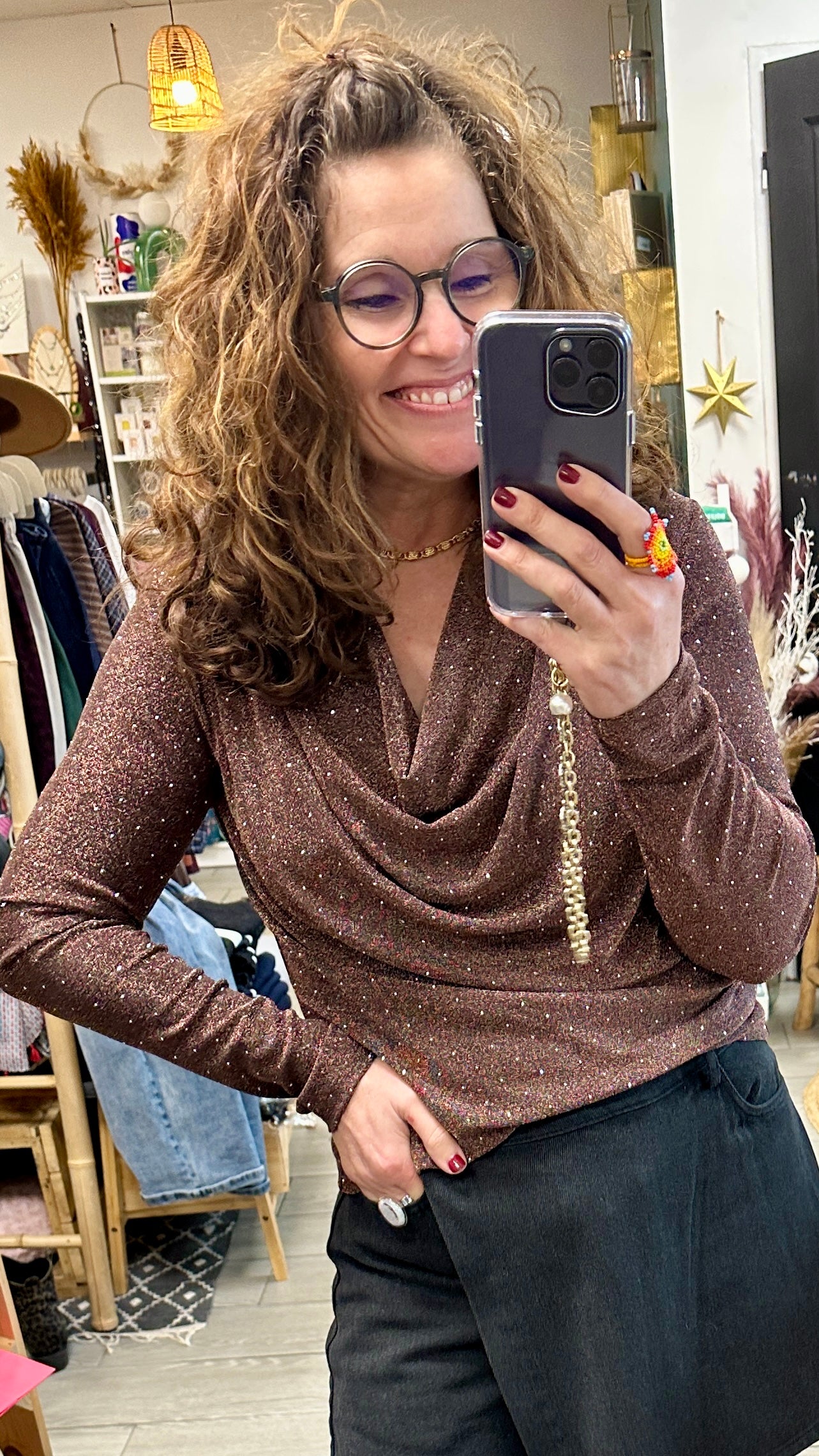 Top Arielle chocolat pailleté – col drapé fluide manches longues femme - Abana 64480