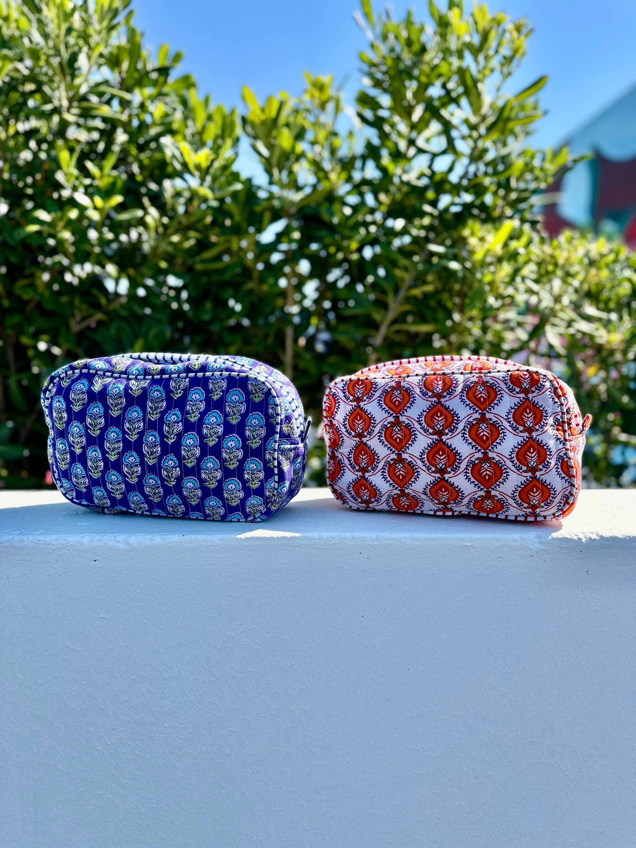 pochette trousse duo matelasse a motif orange et bleue isla bonita amiens