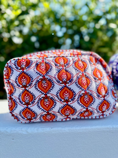 zoom sur la pochette trousse matelassé imprime boheme orange isla bonita angers