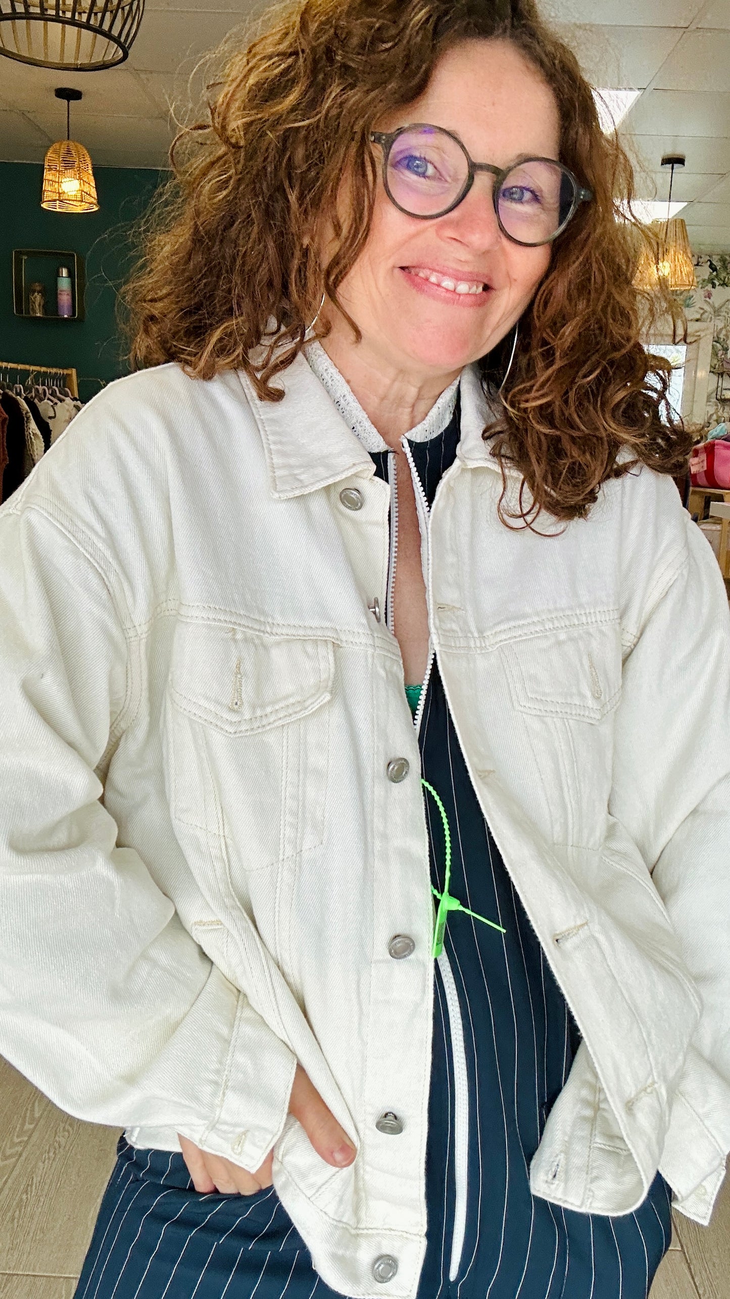 Veste Alba ample écru coupe oversize avec boutons métalliques – Abana 64250