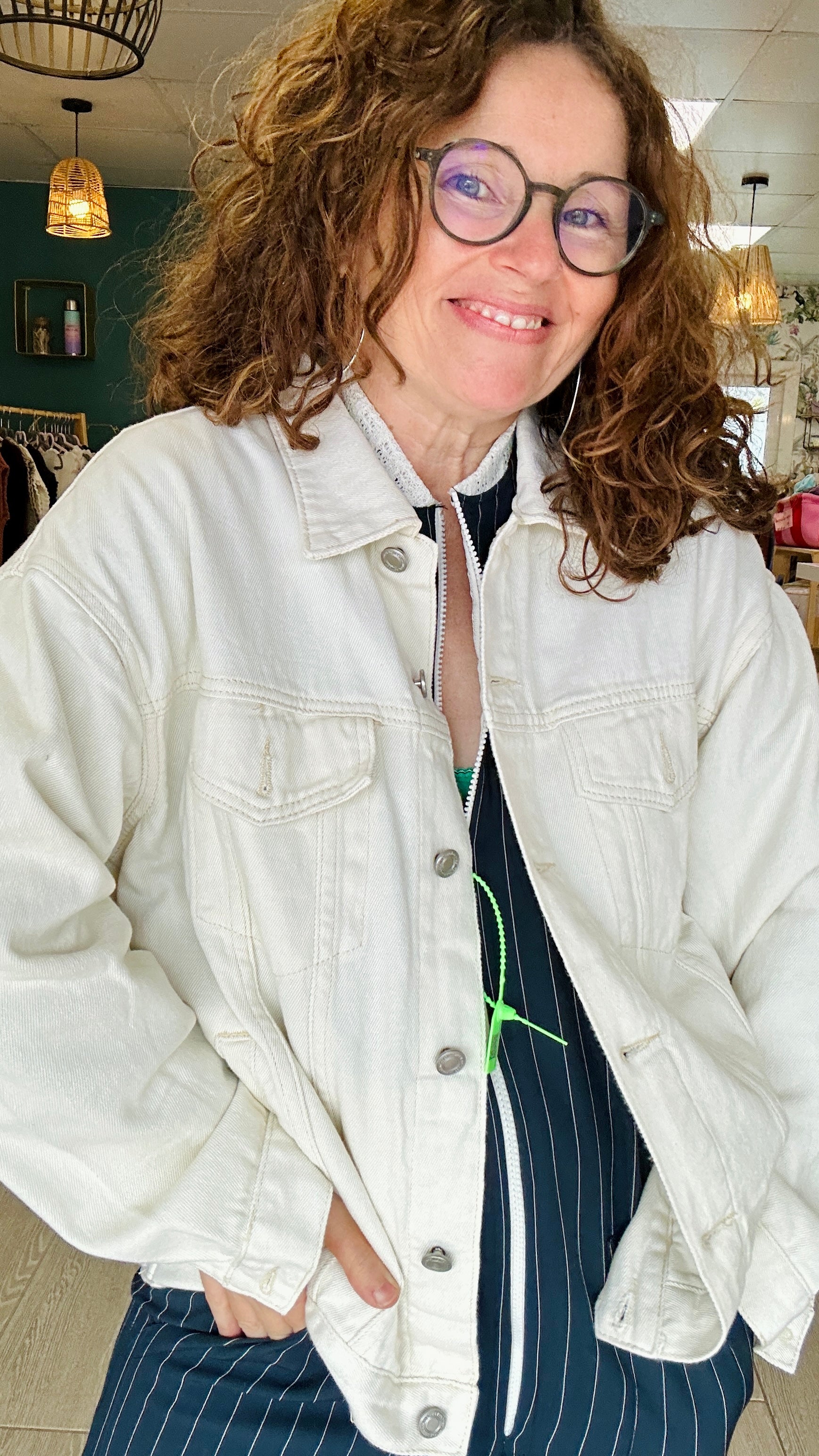 Veste Alba ample écru coupe oversize avec boutons métalliques – Abana 64250