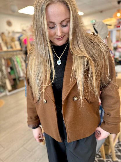 Veste marron femme à double boutonnage doré, coupe droite élégante, style chic et intemporel - Abana 64200