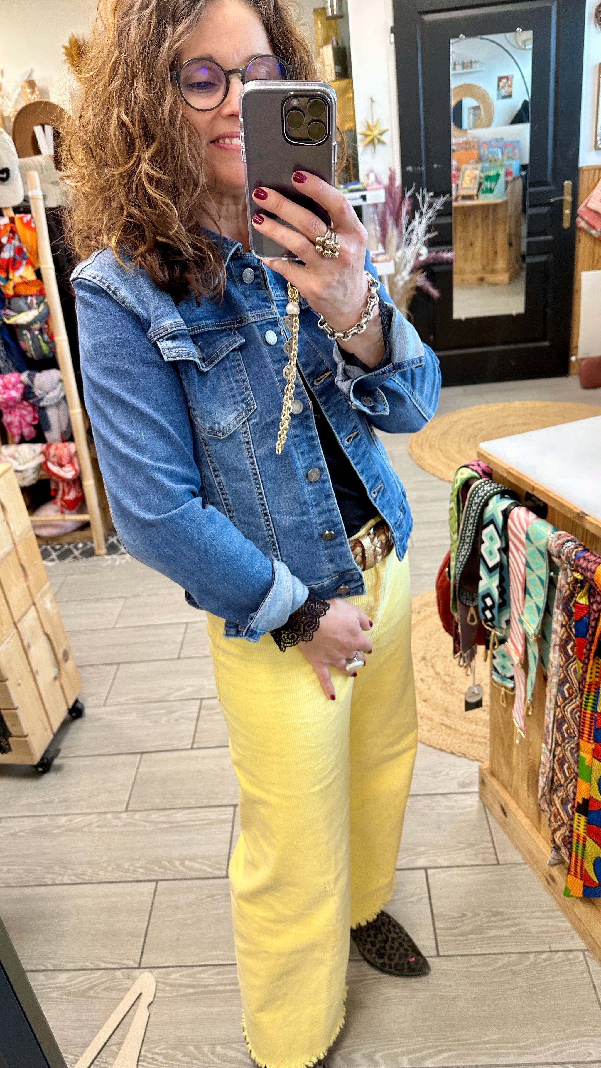 Look mi-saison avec veste en jean Cléa taille cintrée - Abana 64310