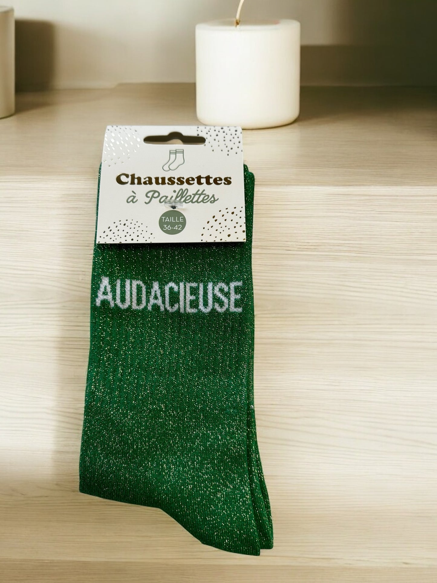 Collection de chaussettes pailletées pour femme, chaque paire personnalisée avec un mot doux ou audacieux