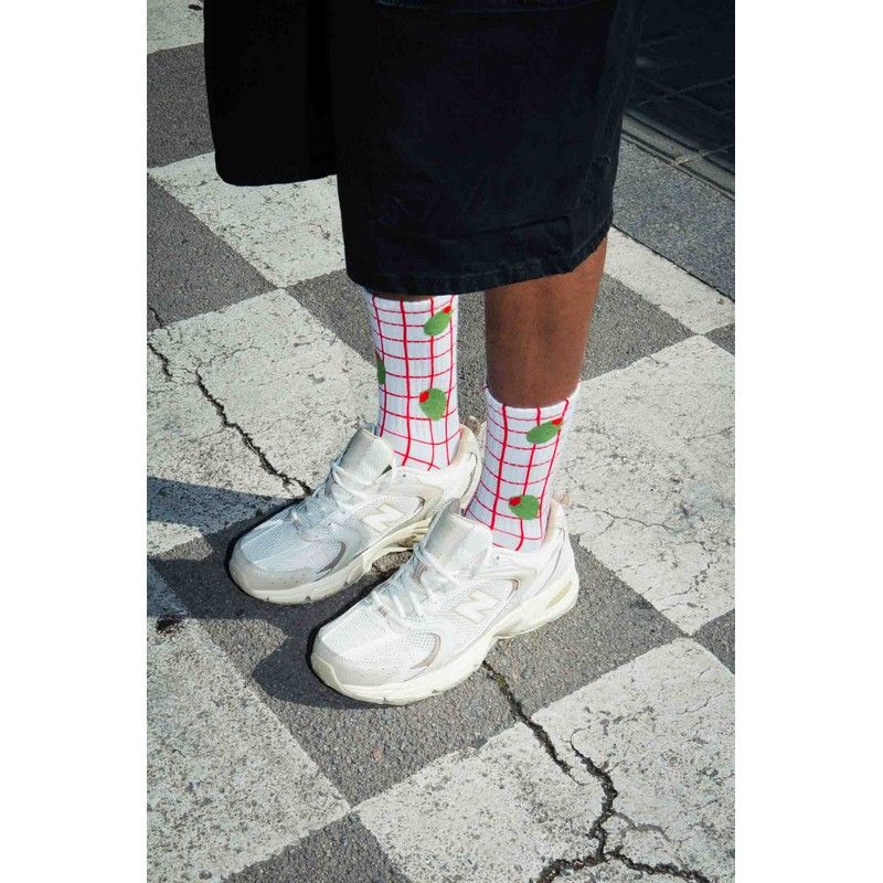 Chaussettes Olivia – L’apéro s’invite jusque dans vos looks