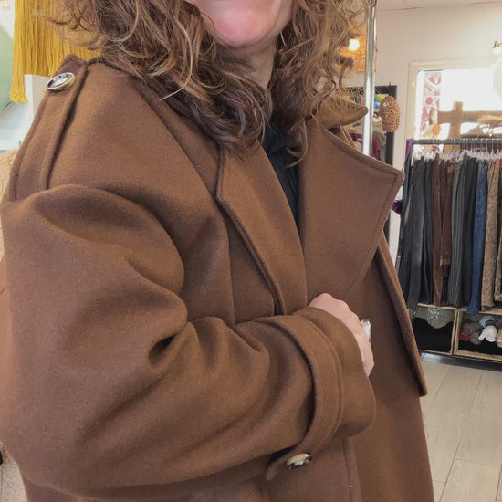 Vidéo détails de la veste couleur chocolat - Abana 64250