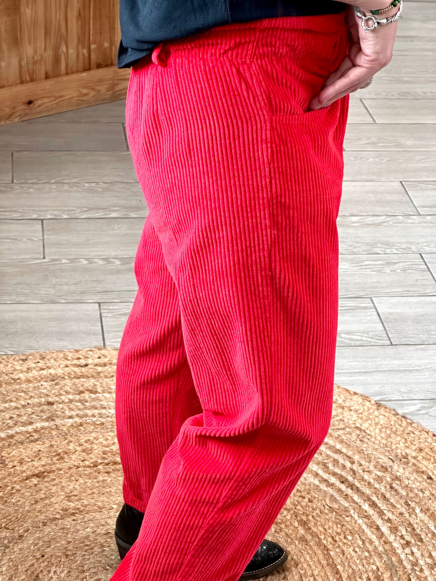 Pantalon Élise en velours côtelé rouge